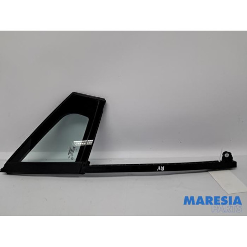 Renault - Clio - Quarter light, front right