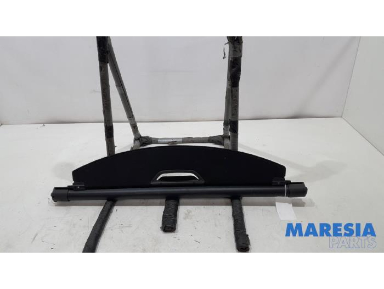 Renault - Clio - Luggage compartment cover