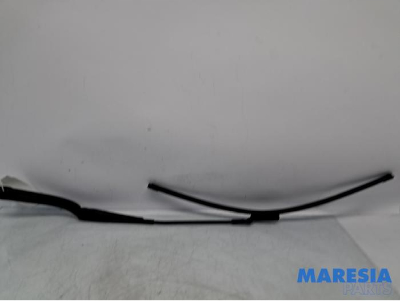 Renault - Trafic - Scheibenwischerarm vorne