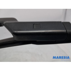 Renault - Trafic - Front wiper arm