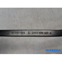 Renault - Trafic - Front wiper arm