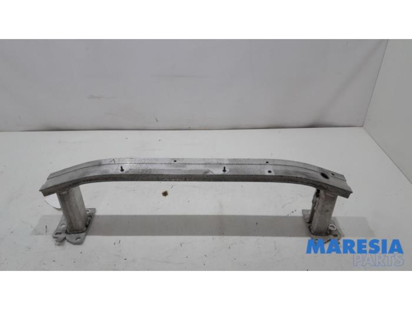 Renault - Clio - Front bumper frame