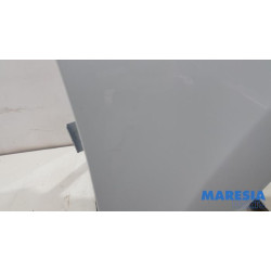 Renault - Clio - Kotflügel rechts vorne