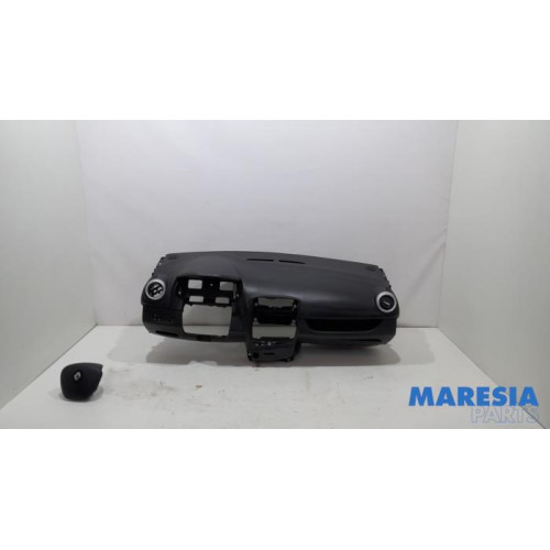 Renault - Clio - Airbag set + dashboard