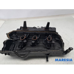 Renault - Master - Ventildeckel