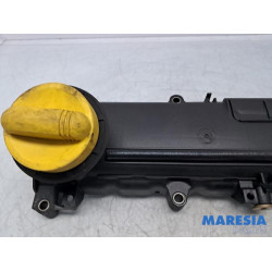 Renault - Clio - Rocker cover