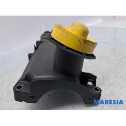 Renault - Clio - Rocker cover