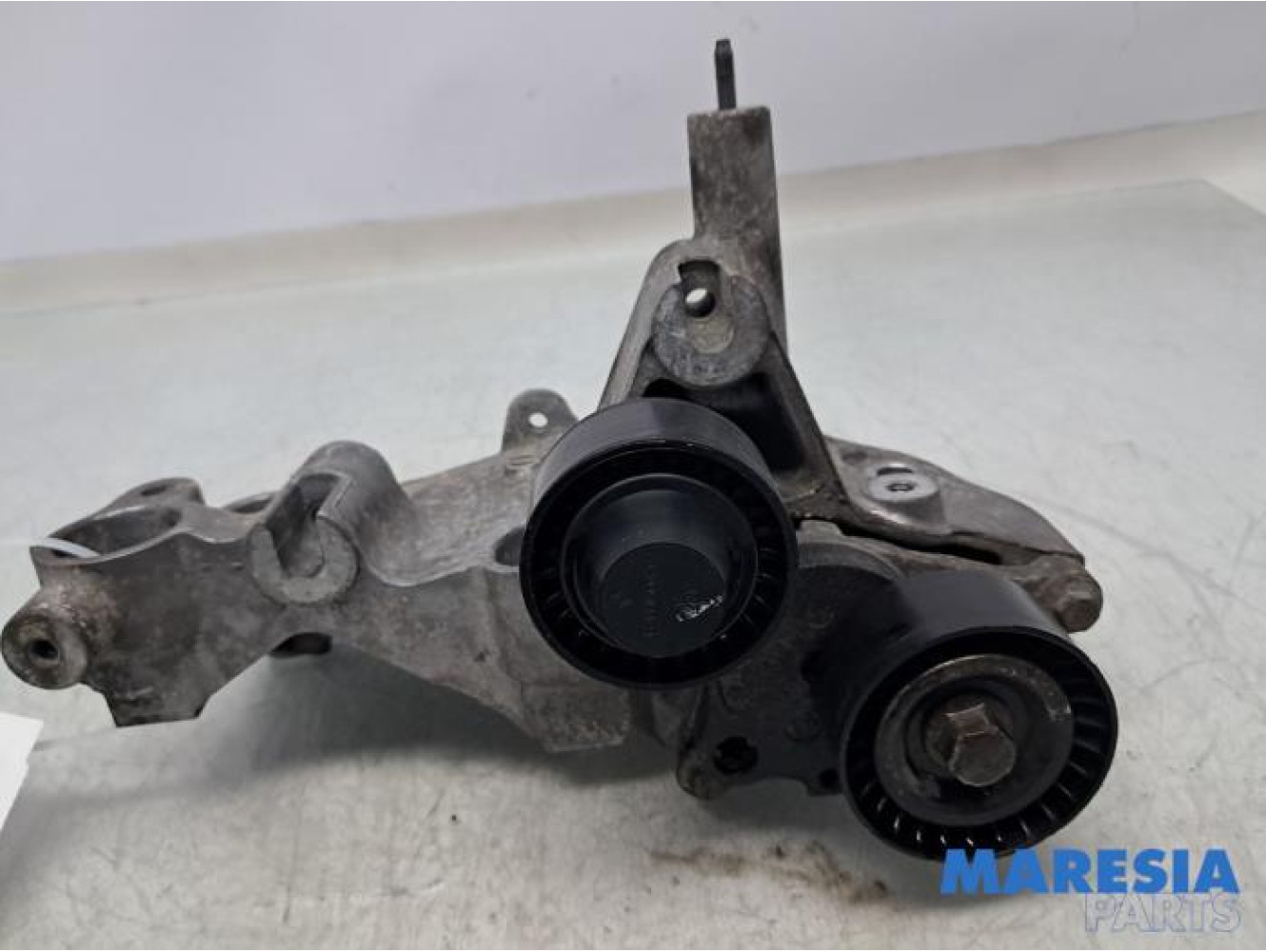 Renault - Master - Support dynamo bas