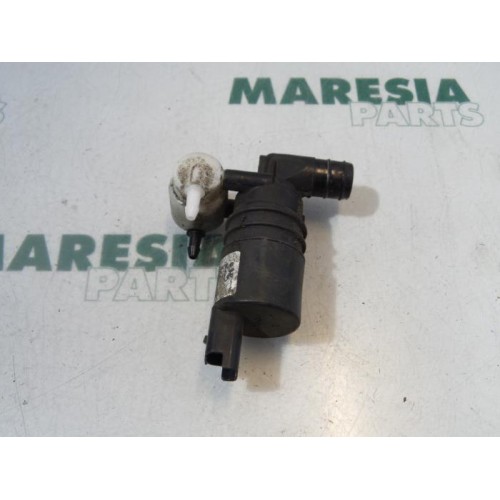 Peugeot - 307 - Windscreen washer pump