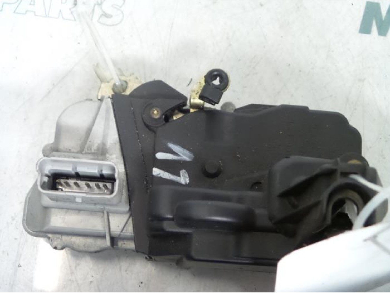Peugeot - 307 - Door lock mechanism 4-door, front left
