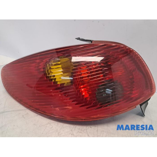 Peugeot - 206 - Rücklicht links