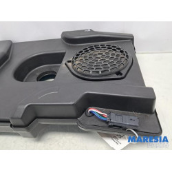 Opel - Grandland X - Subwoofer