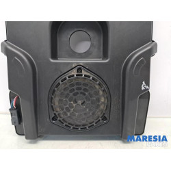 Opel - Grandland X - Subwoofer