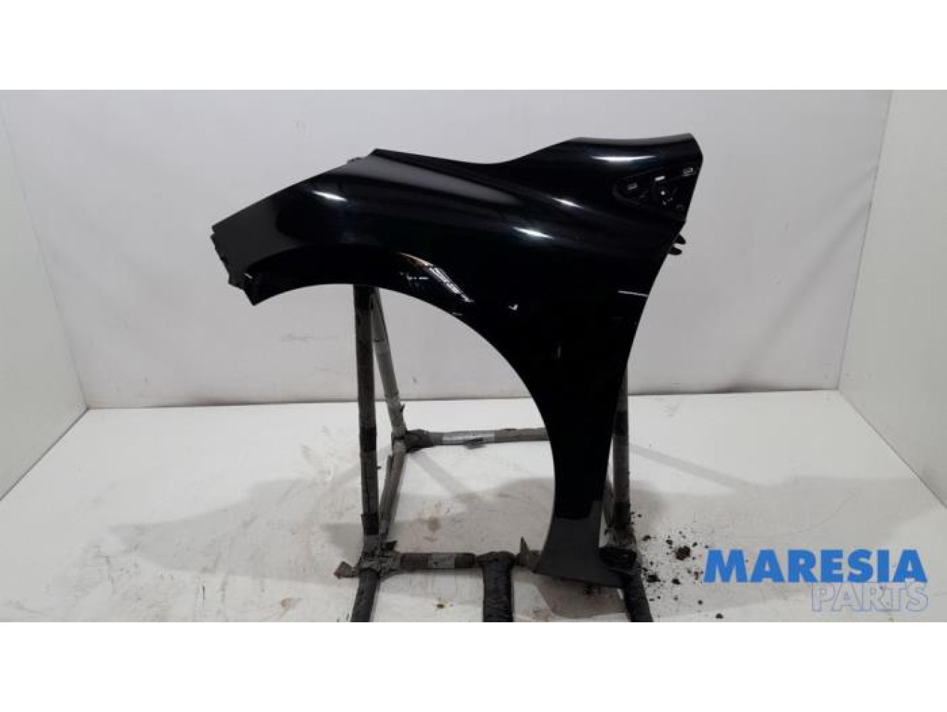 Renault - Clio - Aile avant gauche