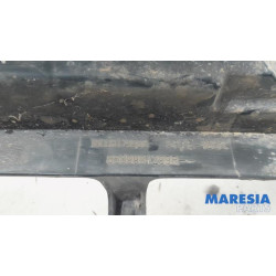 Renault - Clio - Rear bumper frame