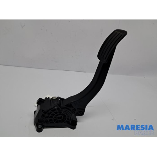 Opel - Grandland X - Accelerator pedal