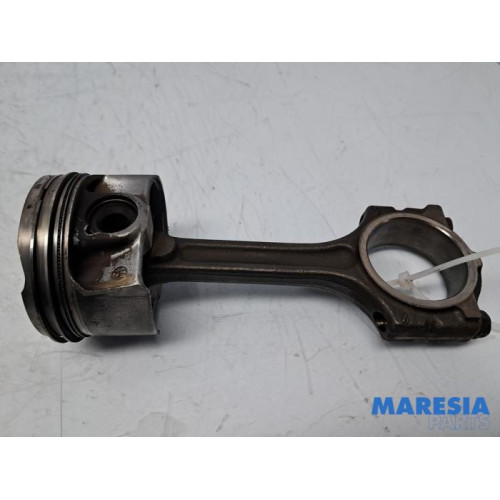 Renault - Megane - Connecting rod
