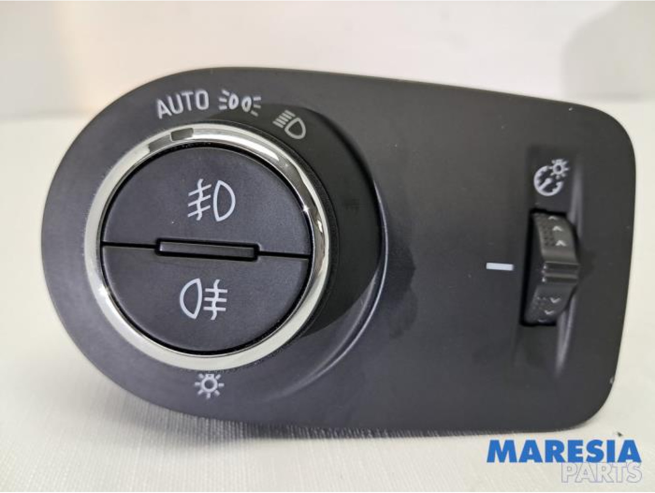 Opel - Grandland X - Fog light switch
