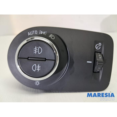 Opel - Grandland X - Fog light switch
