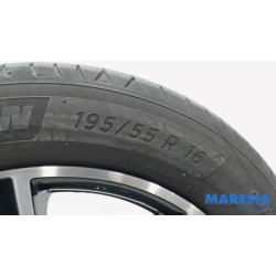 Renault - Clio - Sportvelgenset + banden