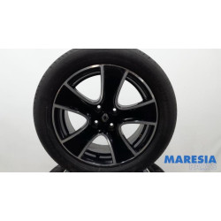 Renault - Clio - Sportvelgenset + banden