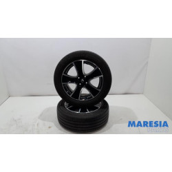 Renault - Clio - Sportvelgenset + banden