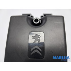 Opel - Grandland X - Fuse box