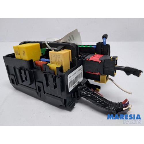 Opel - Grandland X - Fuse box