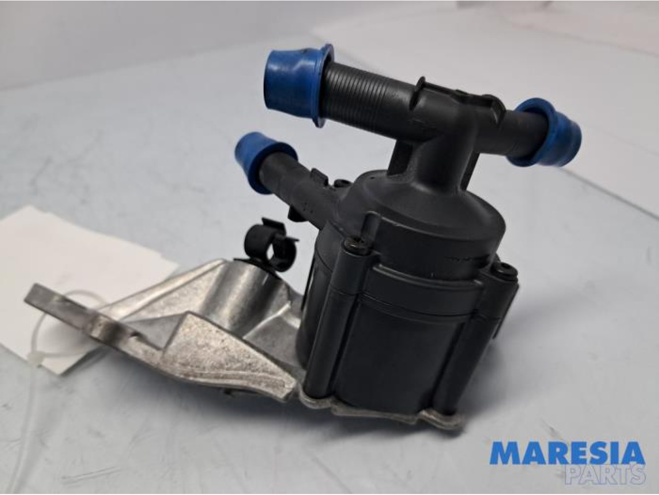 Peugeot - 208 - Additional water pump