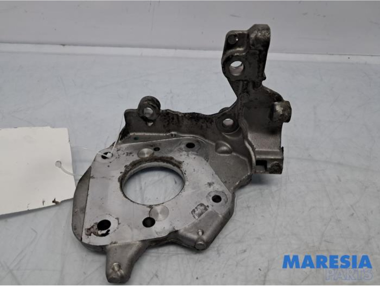 Peugeot - Partner - Stütze Dieselpumpe