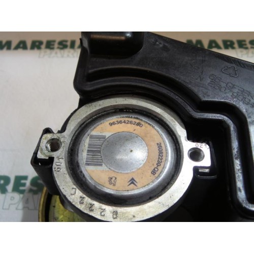 Peugeot - 206 - Power steering pump