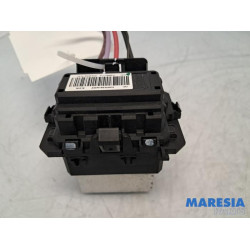 Renault - Clio - Heater resistor