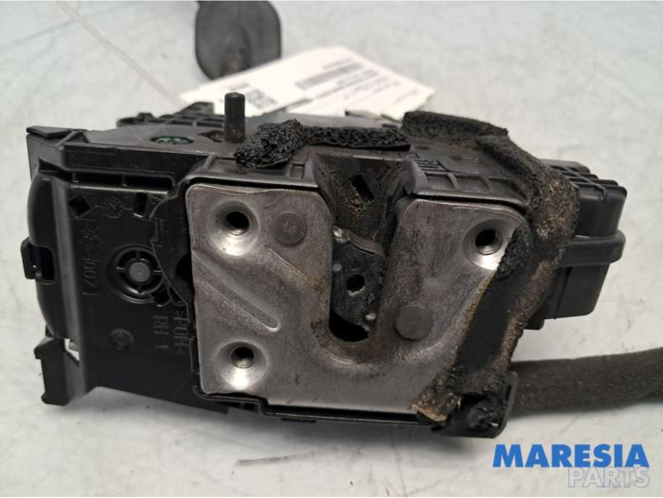 Renault - Clio - Rear door mechanism 4-door, right