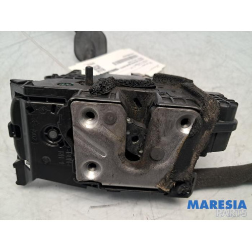 Renault - Clio - Rear door mechanism 4-door, right