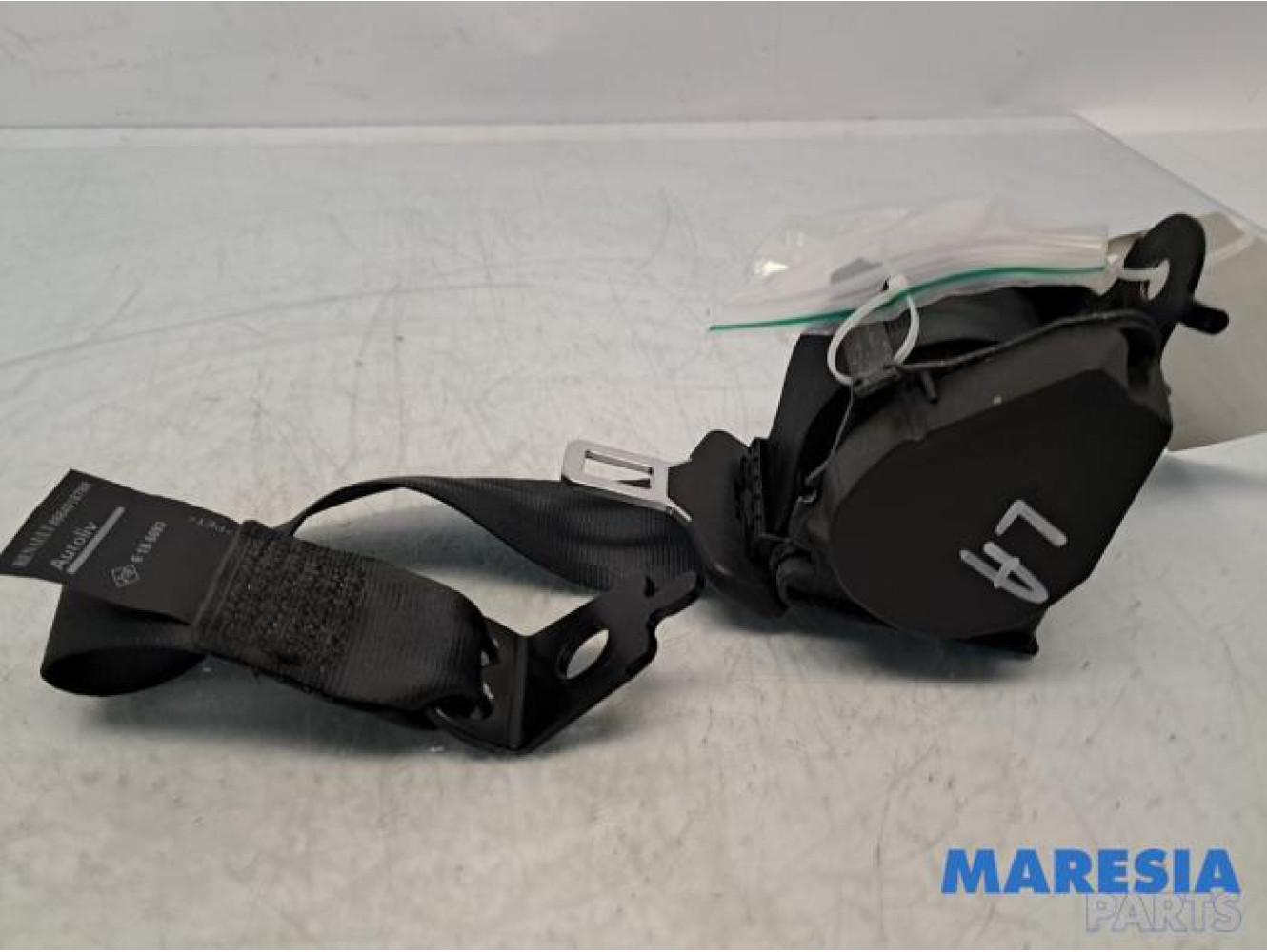 Renault - Clio - Rear seatbelt, left