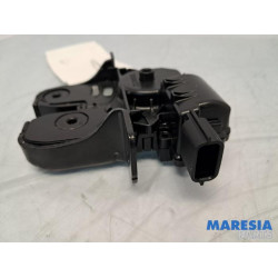 Renault - Clio - Tailgate lock mechanism