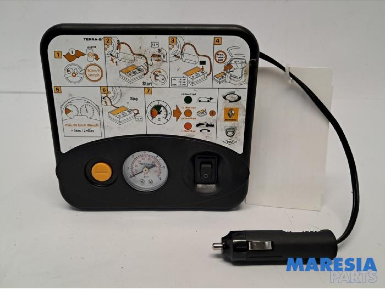 Renault - Clio - Tyre pump