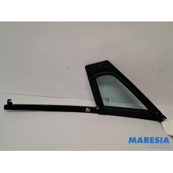 Renault - Clio - Quarter light, front right