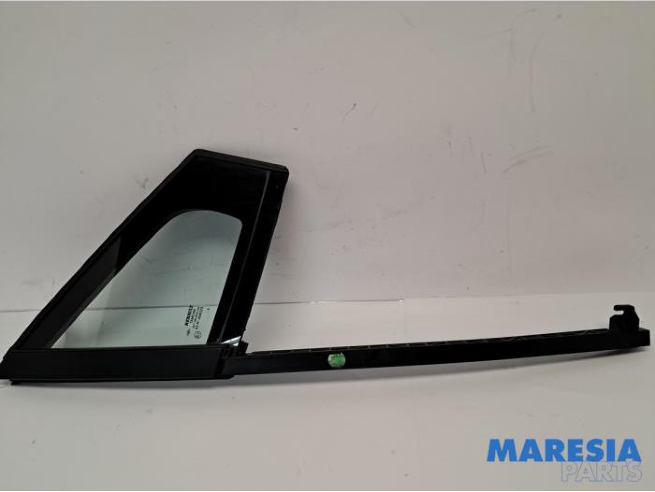 Renault - Clio - Quarter light, front right