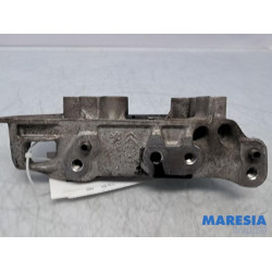 Peugeot - Partner - Engine mount