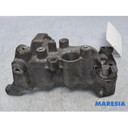 Peugeot - Partner - Alternator upper bracket