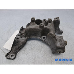 Peugeot - Partner - Alternator upper bracket