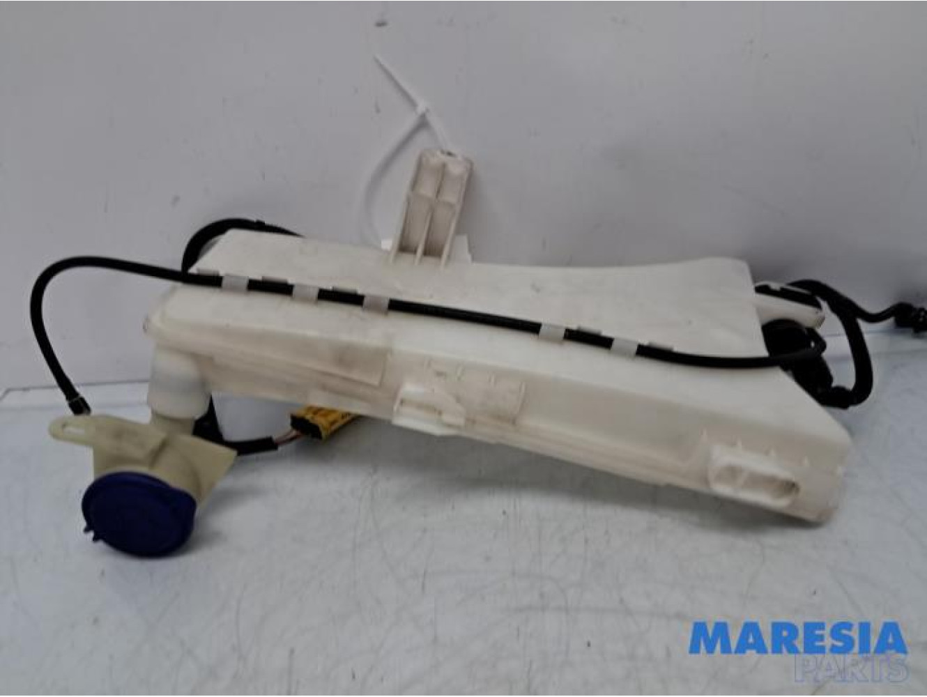 Opel - Grandland X - Front windscreen washer reservoir