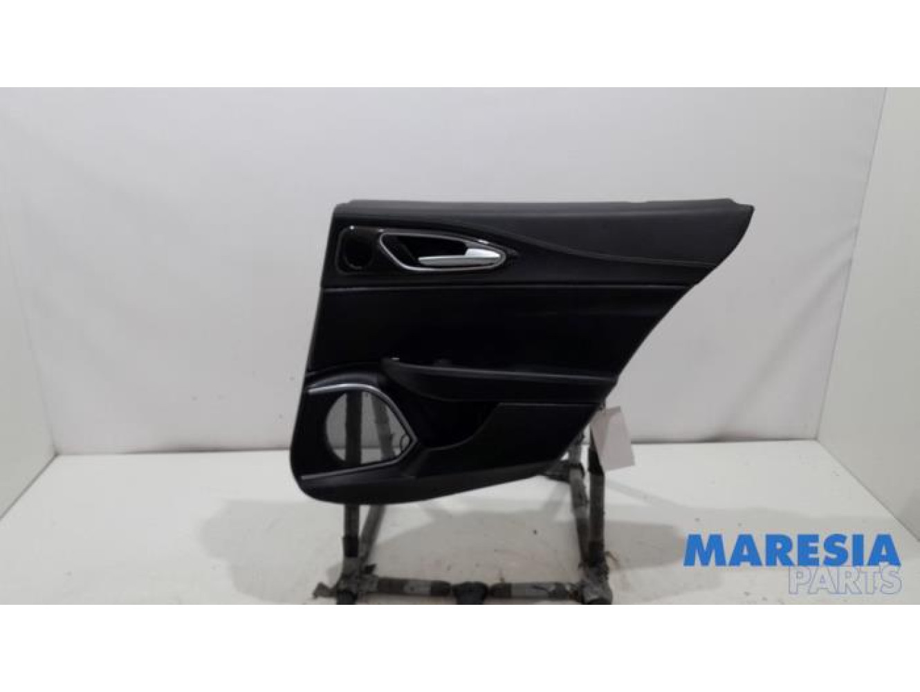 Alfa Romeo - Giulia - Rear door trim 4-door, right