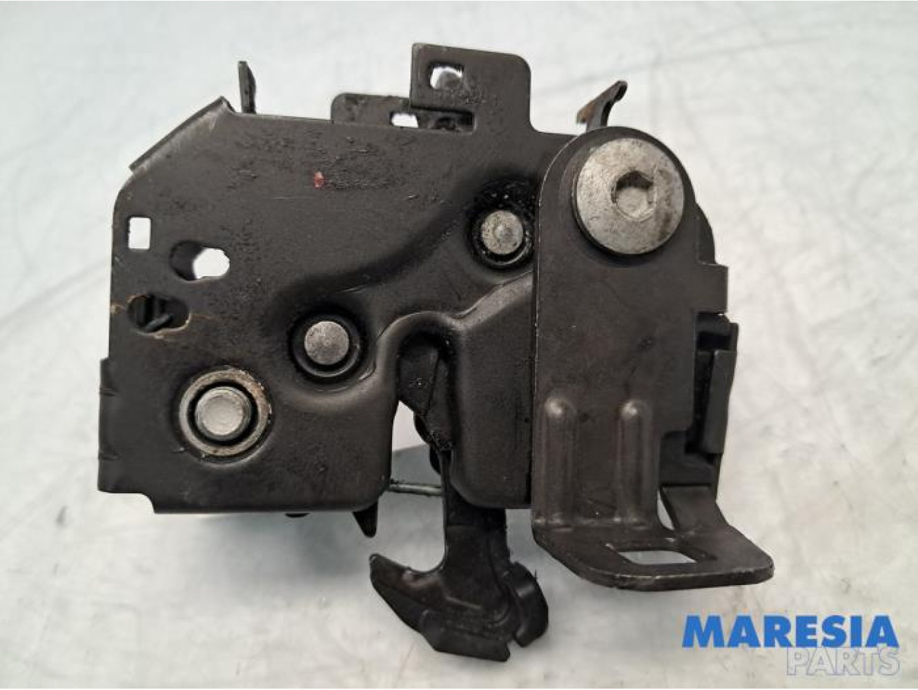 Alfa Romeo - Giulia - Bonnet lock mechanism