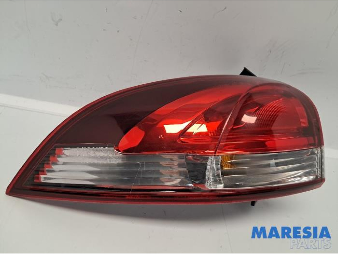 Renault - Clio - Achterlicht links