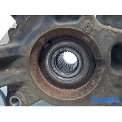 Renault - Clio - Knuckle, front right