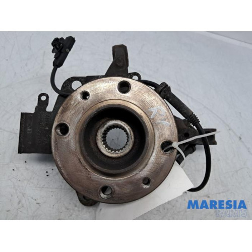 Renault - Clio - Fusee rechts-voor