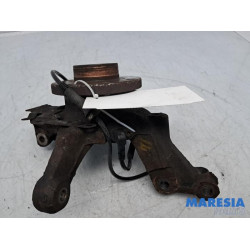 Renault - Clio - Knuckle, front left