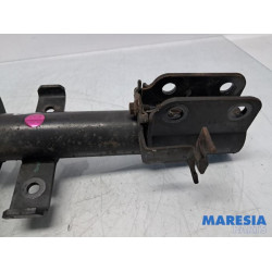 Renault - Clio - Front shock absorber rod, right
